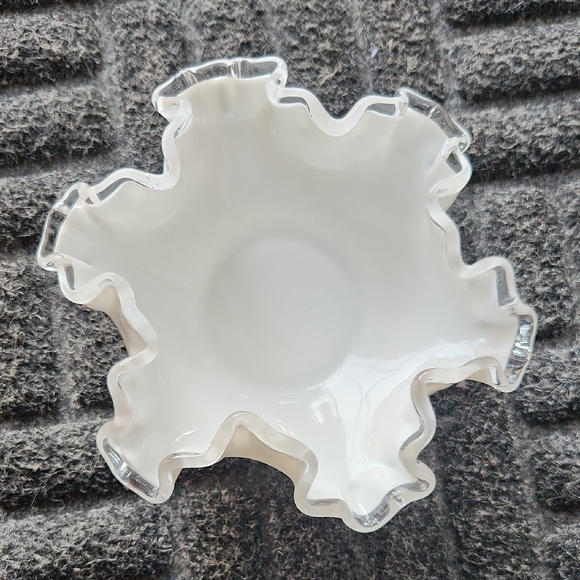 White Ruffled Glass Bowl - Picture 7 of 7